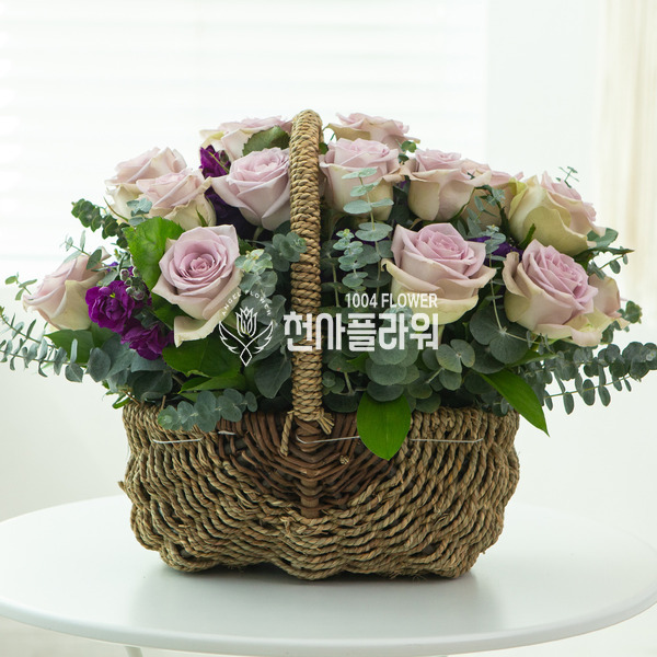 보라빛 향기처럼 꽃바구니